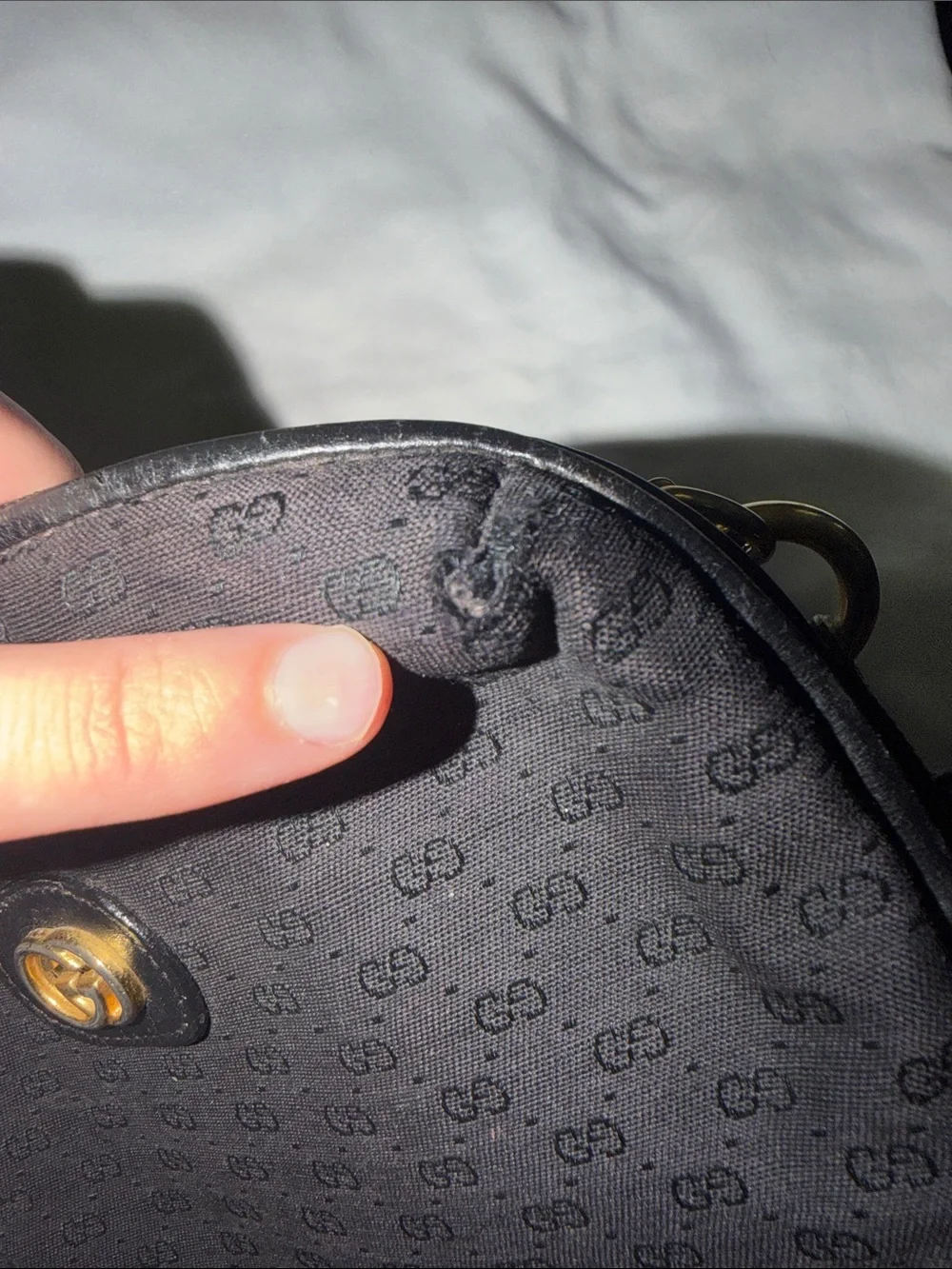 Gucci Vintage 70’s Round Canvas Shoulder Bag in Black and Gold - Picture 16 of 16
